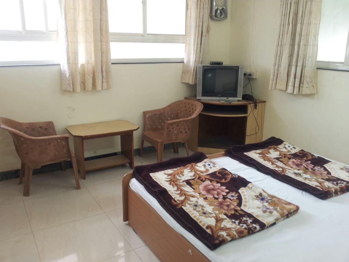 Sarang Lodging & Boarding Satara Exterior photo