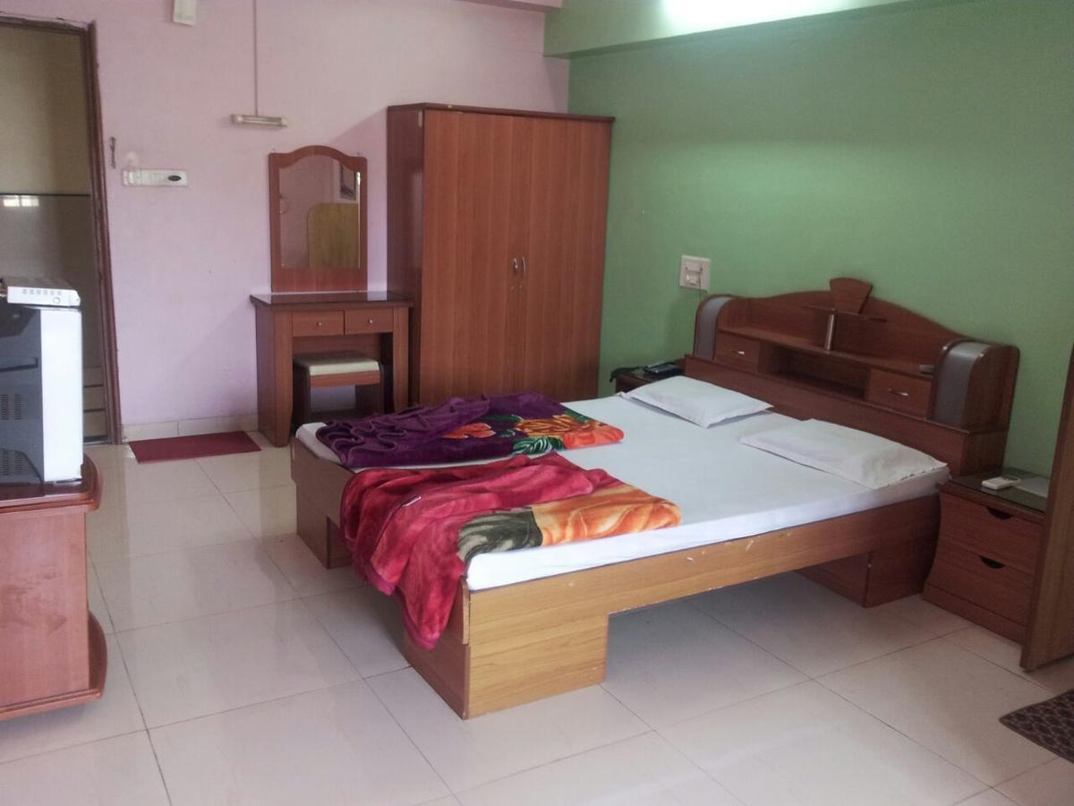 Sarang Lodging & Boarding Satara Exterior photo