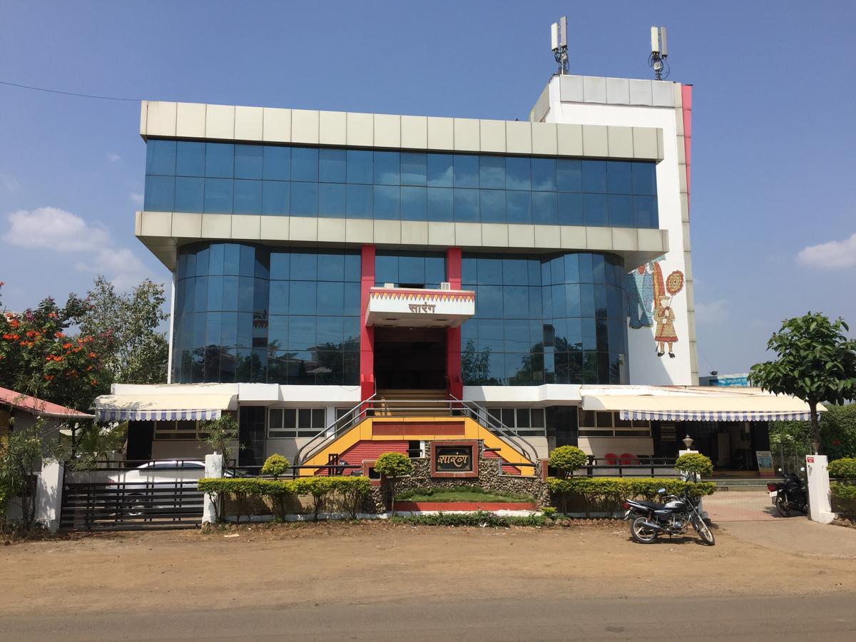 Sarang Lodging & Boarding Satara Exterior photo